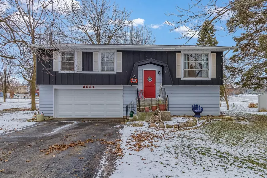 3551 Oakcrest PL, Crown Point, IN 46307