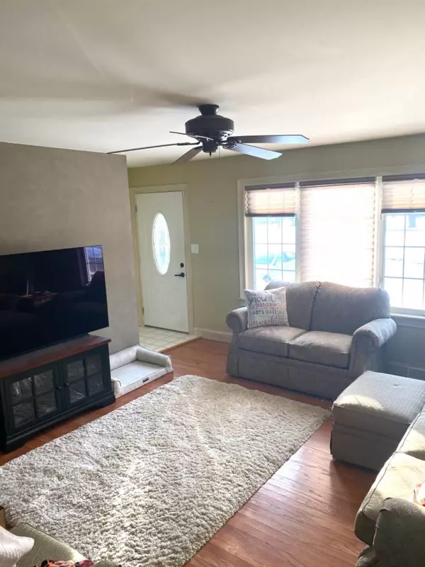 Hobart, IN 46342,317 N Linda ST