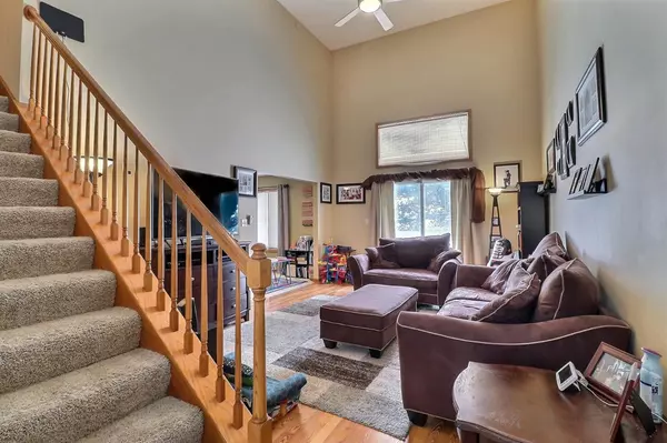 Hobart, IN 46342,2949 Topaz DR