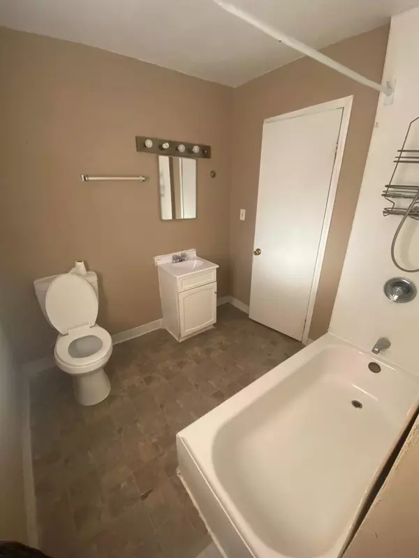 Hammond, IN 46323,2734 Cleveland ST