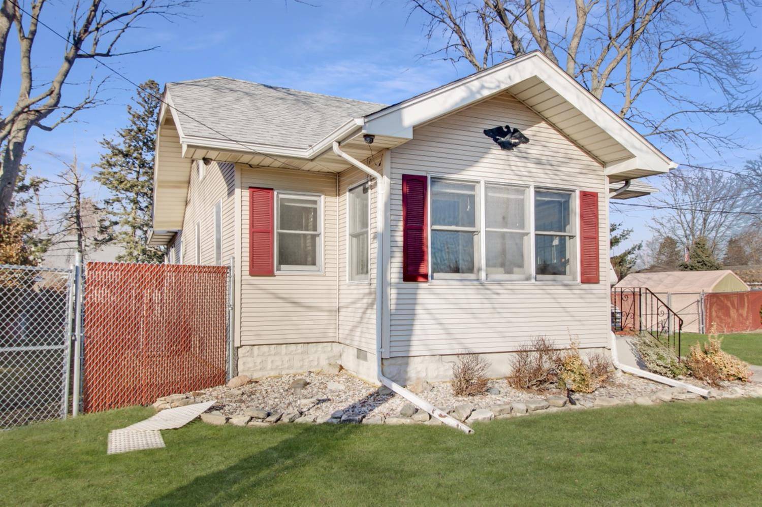 221 Fagen ST, Dyer, IN 46311