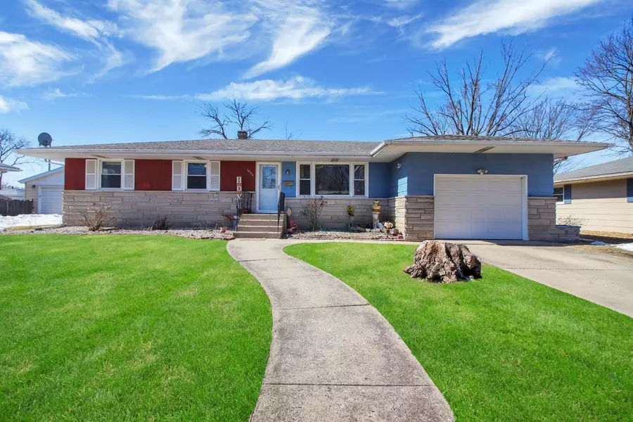 1636 Homan DR, Schererville, IN 46375