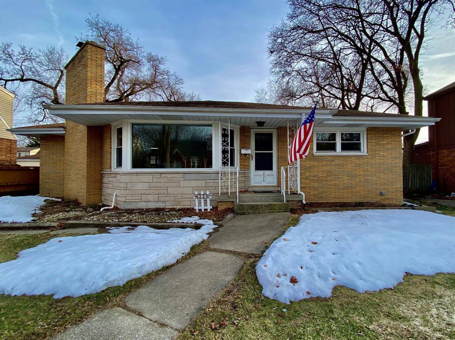 226 Belden PL, Munster, IN 46321