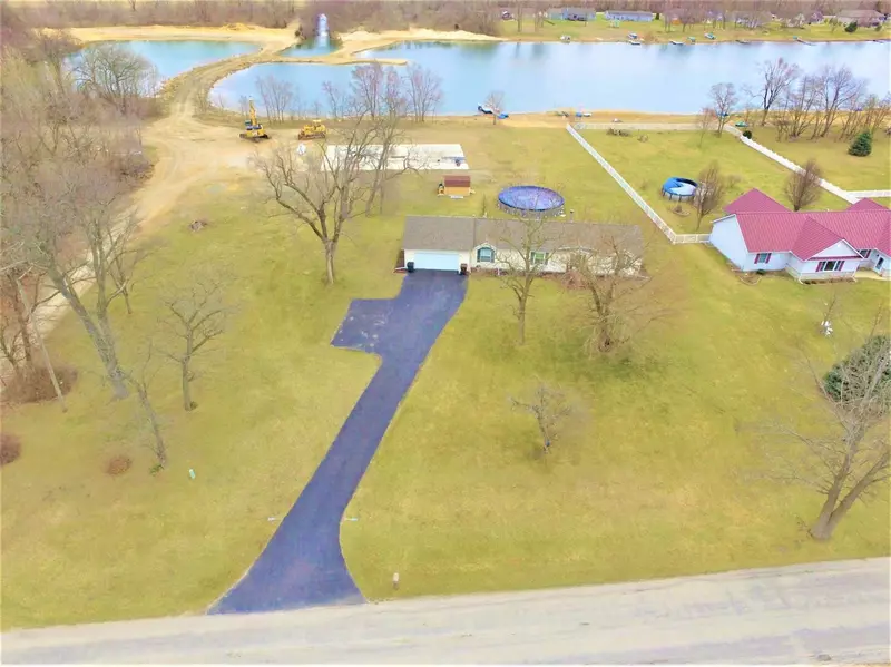 9533 N 200, Lake Village, IN 46349