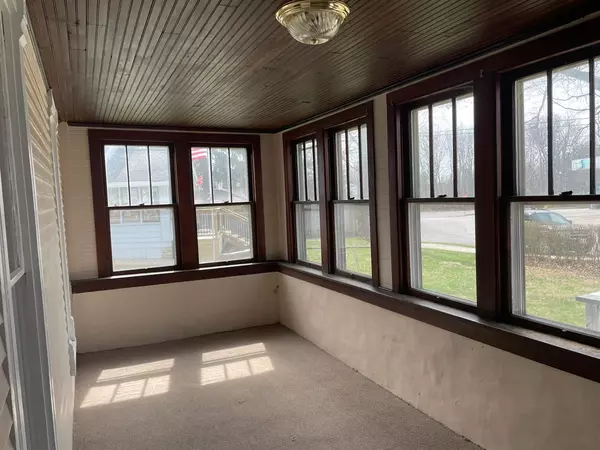 Valparaiso, IN 46385,104 Madison ST