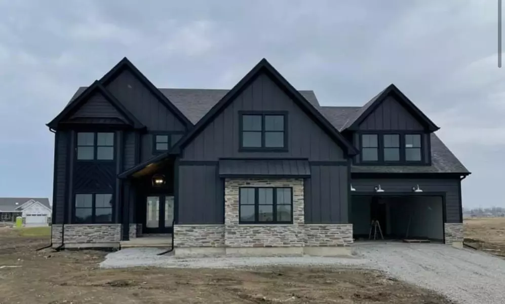 8445 W 105th AVE, St. John, IN 46373