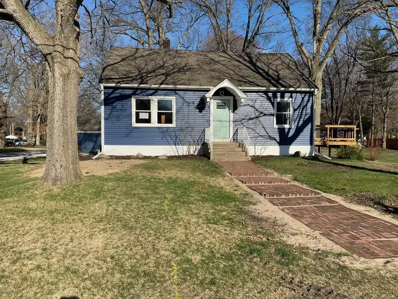 221 Meadowlark DR, Trail Creek, IN 46360