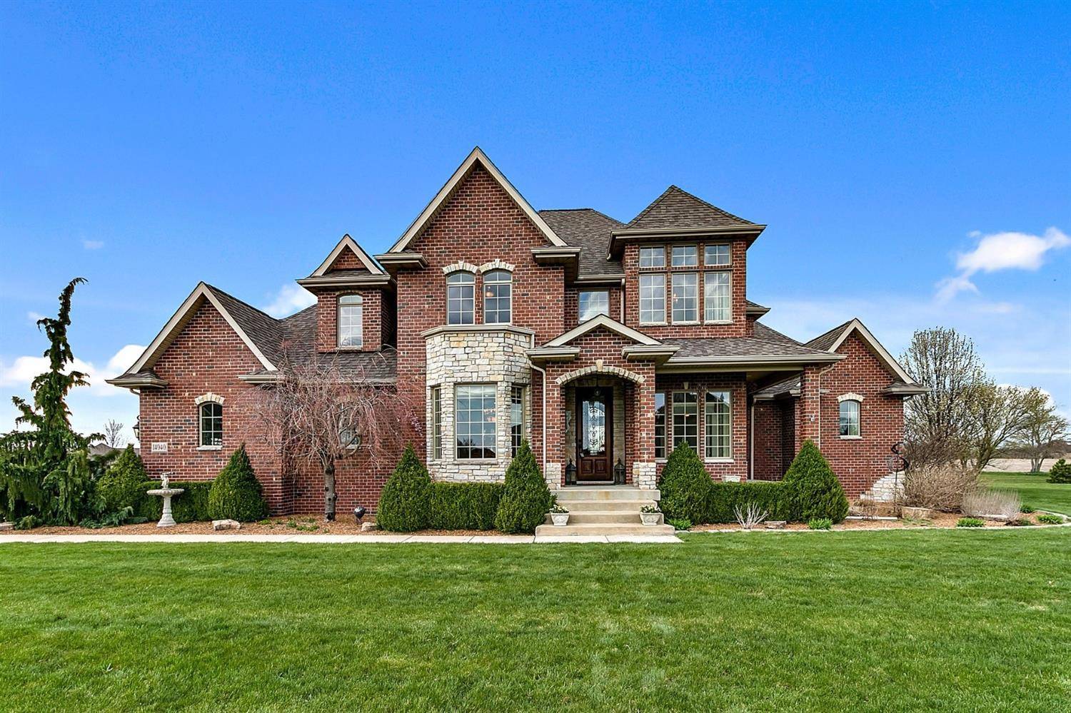 14940 Hendricks LN, Crown Point, IN 46307