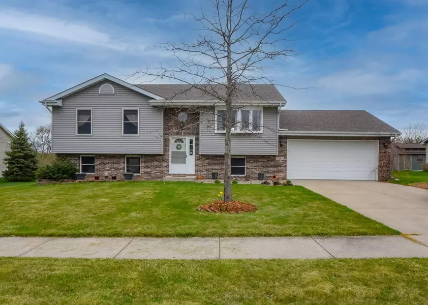 528 Tamarack TRL, Hebron, IN 46341