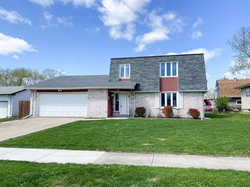 9434 Roosevelt ST, Crown Point, IN 46307