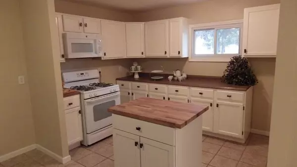 Hammond, IN 46324,7813 White Oak LN