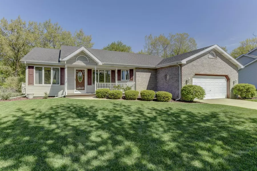 8761 Primrose DR, St. John, IN 46373