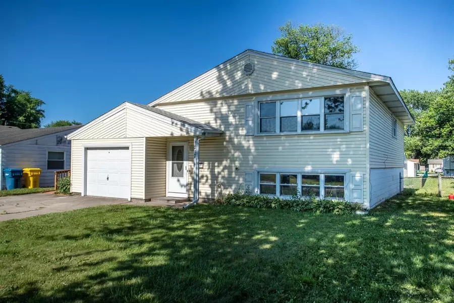 1217 N Arbogast ST, Griffith, IN 46319