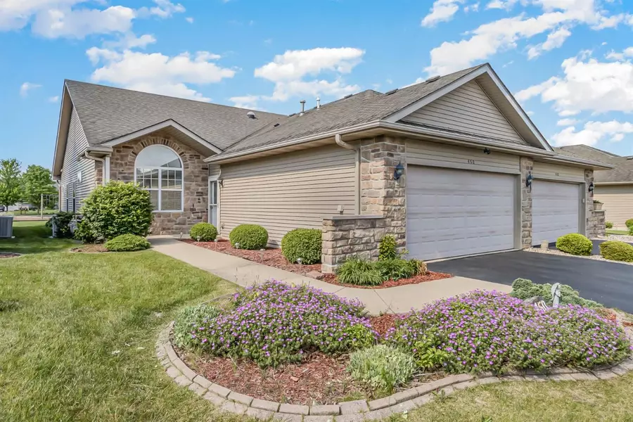 450 Holley DR, Crown Point, IN 46307