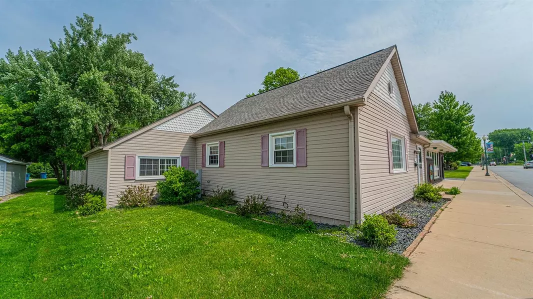 126 E Joliet ST, Schererville, IN 46375