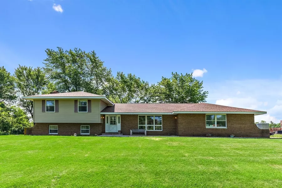 255 S 600, Hebron, IN 46341