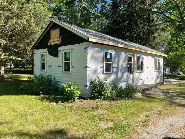 209 Canary PL, Trail Creek, IN 46360