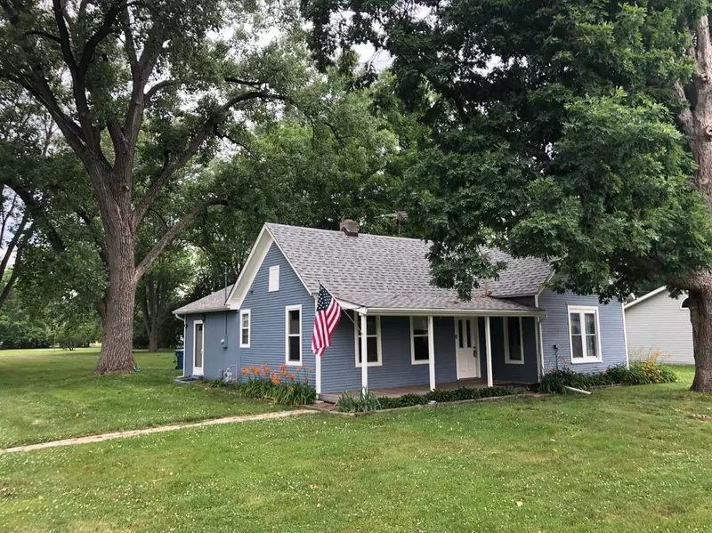 806 S Kouts ST, Kouts, IN 46347