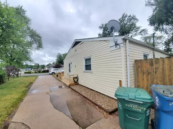 Hammond, IN 46323,3901 Oak Crest LN