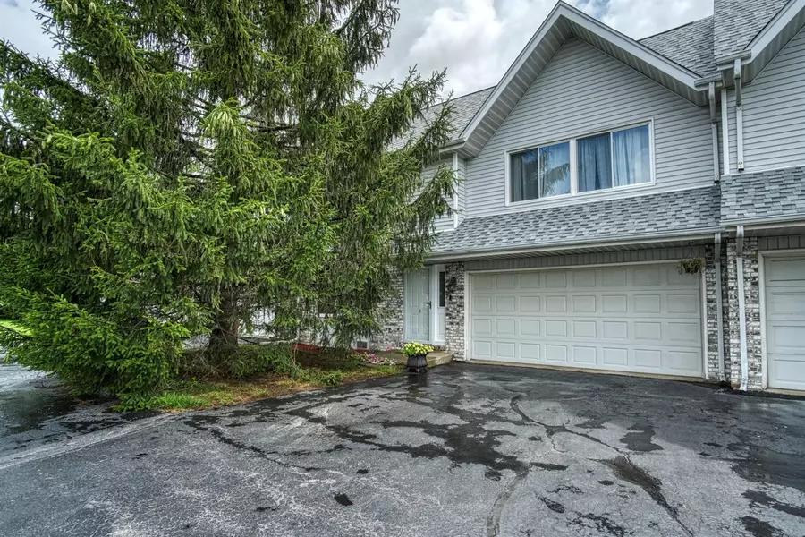 728 Newcastle DR #2B, Schererville, IN 46375