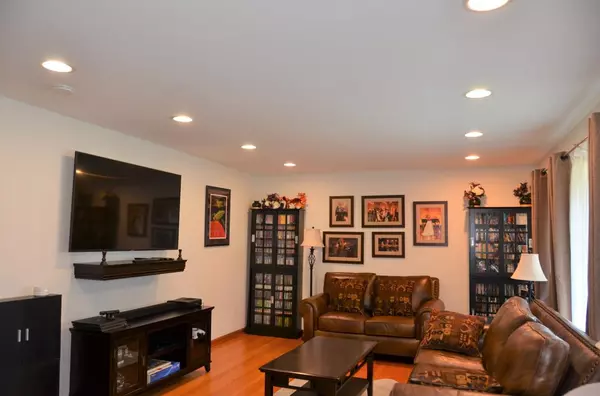 Highland, IN 46322,9004 Cottage Grove PL