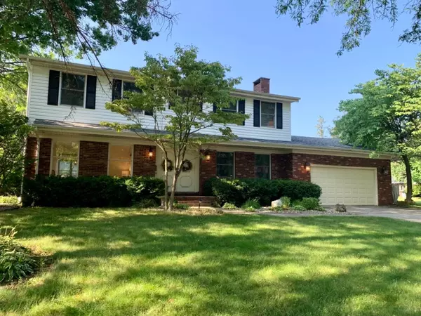 205 Leeds DR, Valparaiso, IN 46383