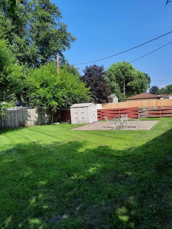 Griffith, IN 46319,524 Darcy LN