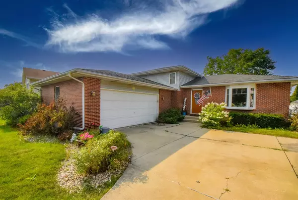 440 Teibel DR, Schererville, IN 46375