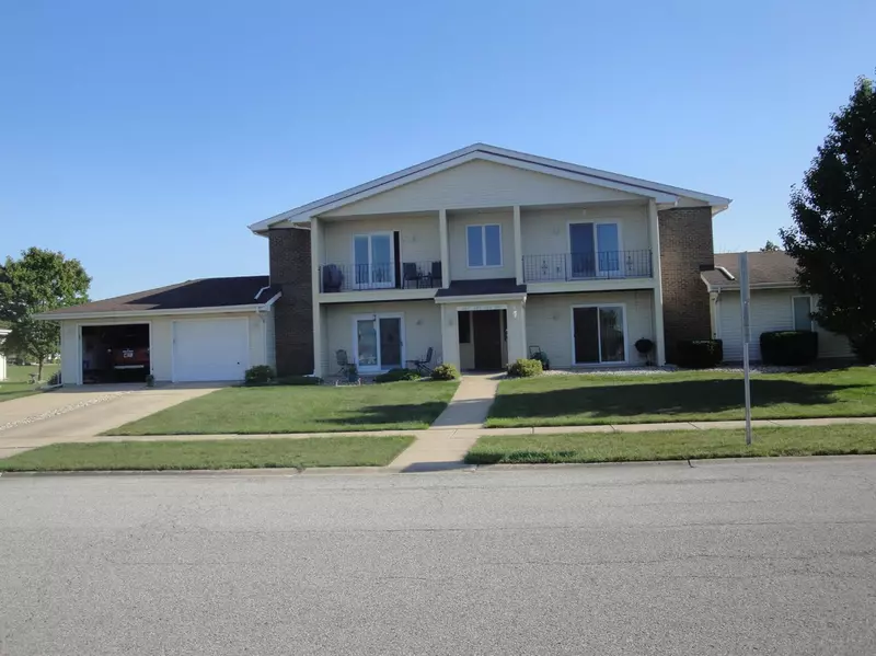 221 Deerpath DR, Schererville, IN 46375