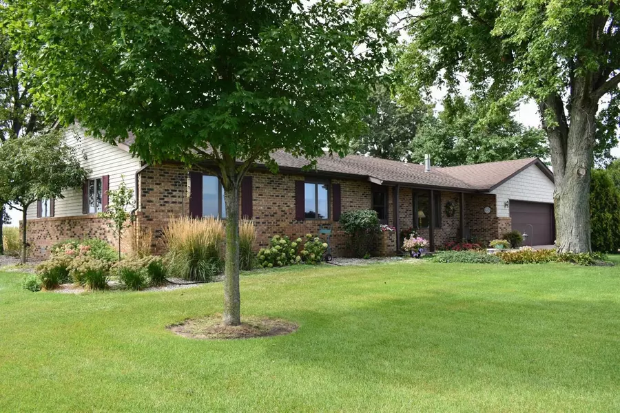 9454 W 2100, Lacrosse, IN 46348