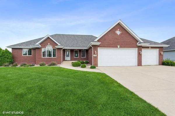 1734 Silver Hawk DR,  Crown Point,  IN 46307