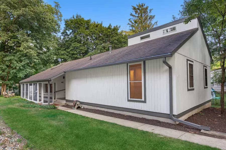 1920 Monrovia DR, Long Beach, IN 46360