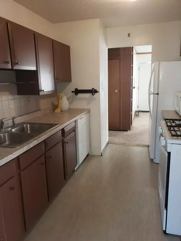 Hammond, IN 46323,6829 Waveland AVE