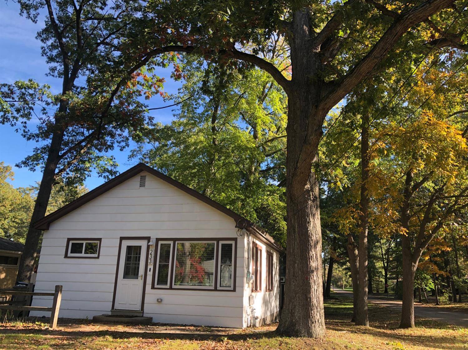 233 S Townsend ST, New Buffalo, MI 49117