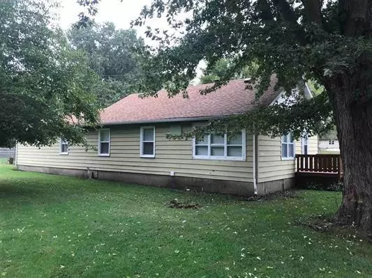 Knox, IN 46534,327 W Riverside DR