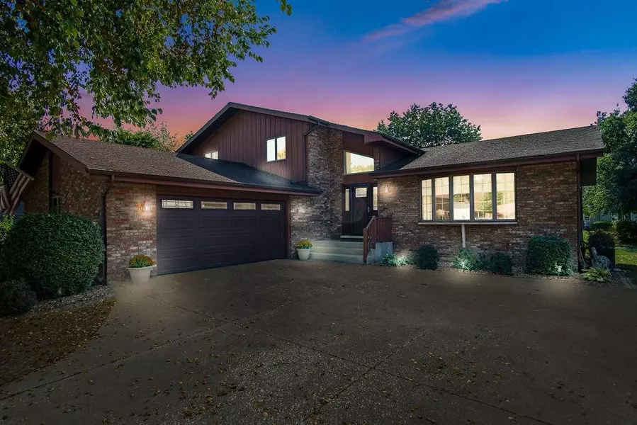 1001 Evergreen LN, Schererville, IN 46375