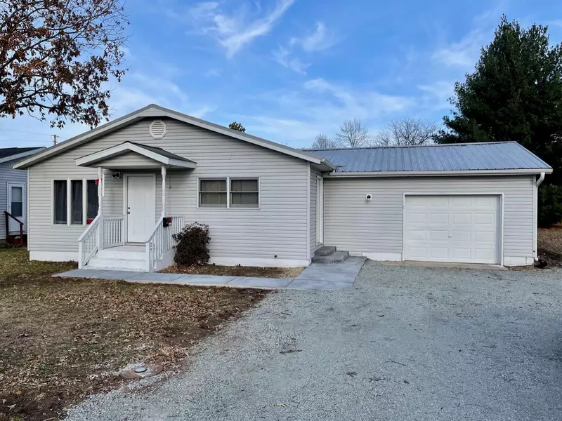 404 Fisher ST, Knox, IN 46534