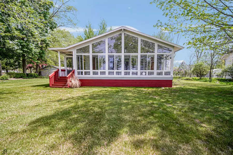 6061 S State Road 10, Knox, IN 46534