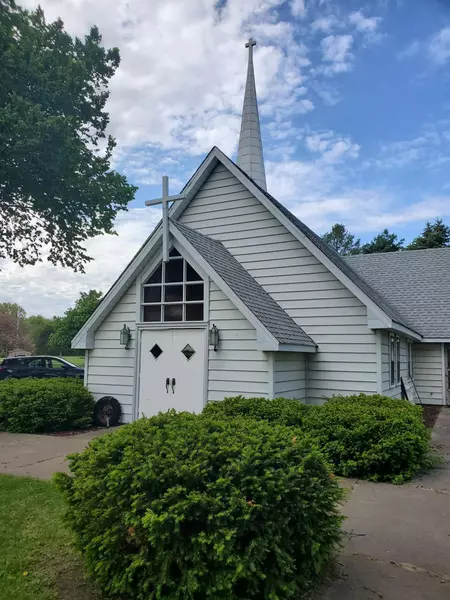 111 Vermont ST, Lacrosse, IN 46348