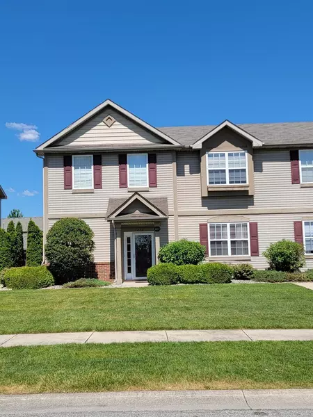 1228 Primrose LN, Schererville, IN 46375