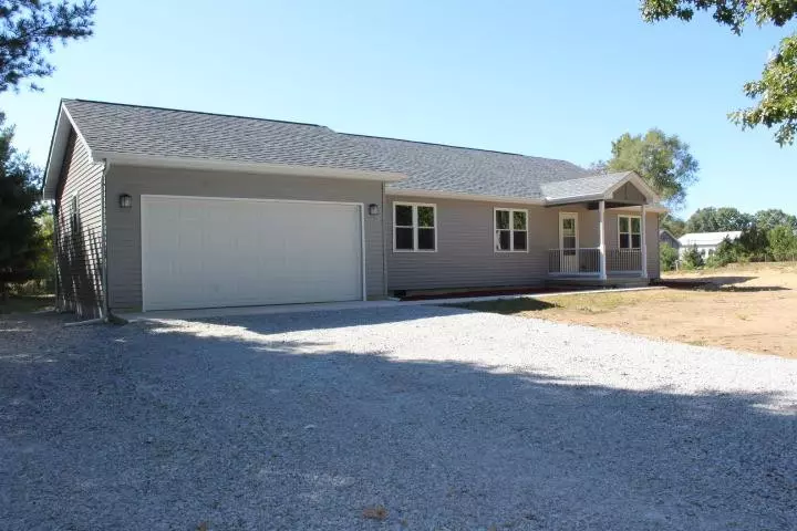 8985 E 50, Knox, IN 46534