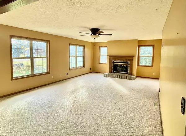 Knox, IN 46534,8693 E 150