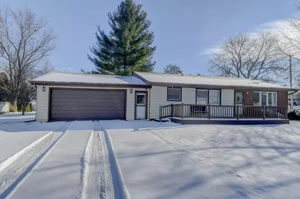 4106 John ST, Valparaiso, IN 46383