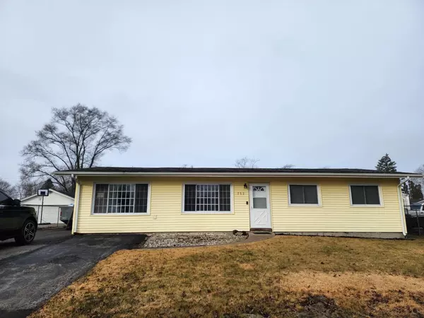 752 Acadia RD, Valparaiso, IN 46385