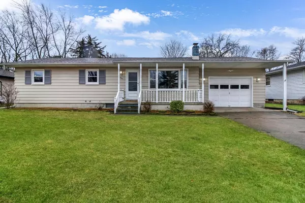 435 Mohawk DR, Lowell, IN 46356