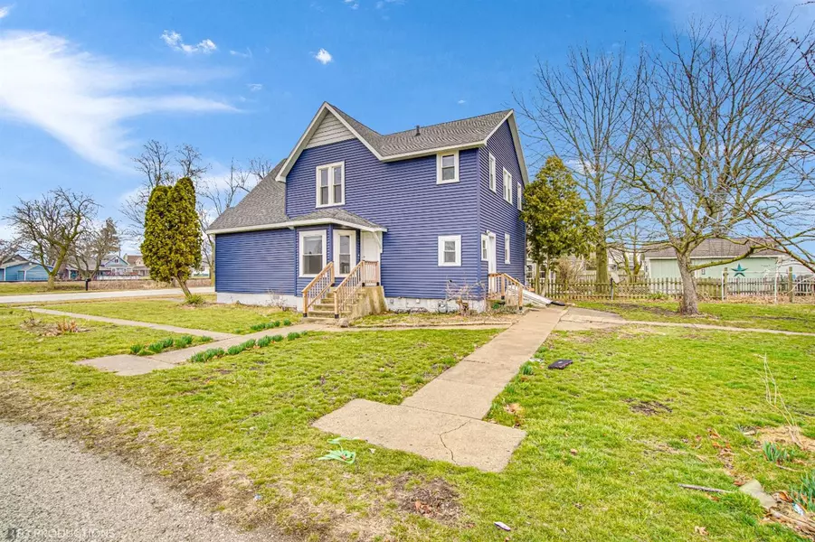 402 E Main ST, Lacrosse, IN 46348