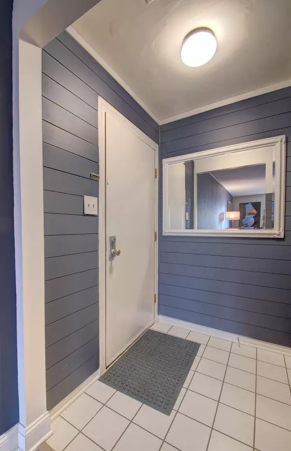 Munster, IN 46321,435 Old Stone RD #B-3