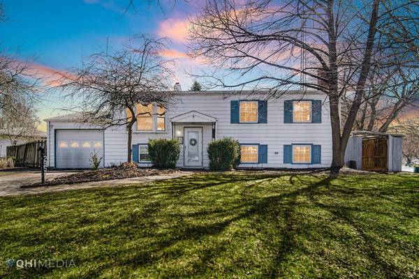 2957 W 76th LN, Merrillville, IN 46410