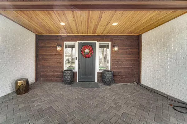 Dyer, IN 46311,824 Schilling DR