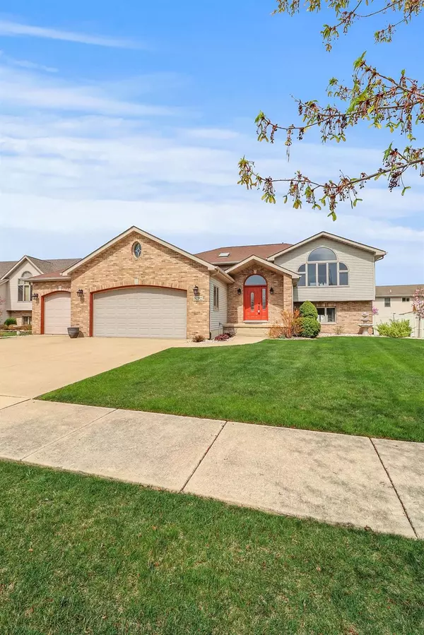 5732 Arrowhead CT, Schererville, IN 46375